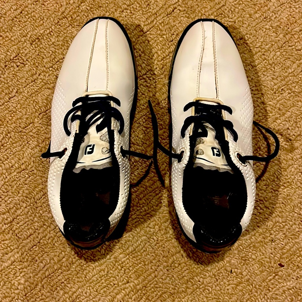 Youth golf shoes Sz 4.5